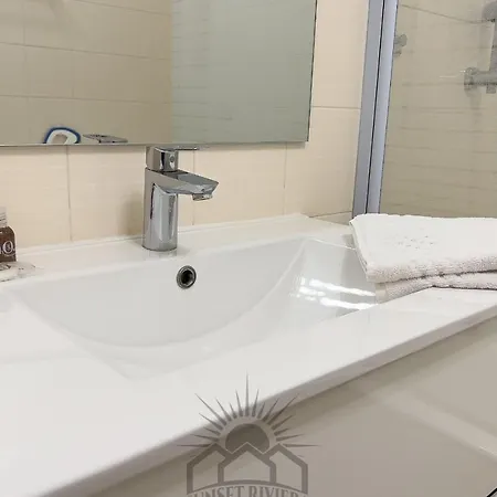 Apartment La Badine For 2 By Sunset *