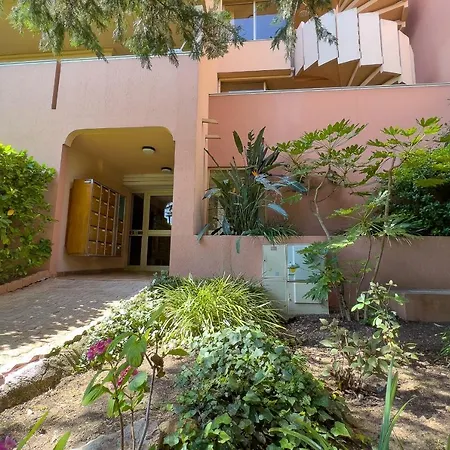 La Badine Airco Pool For 2 By Sunset Apartment *