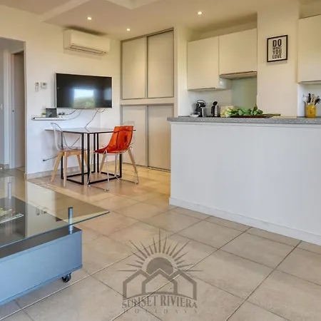 La Badine Airco Pool For 2 By Sunset Apartment *