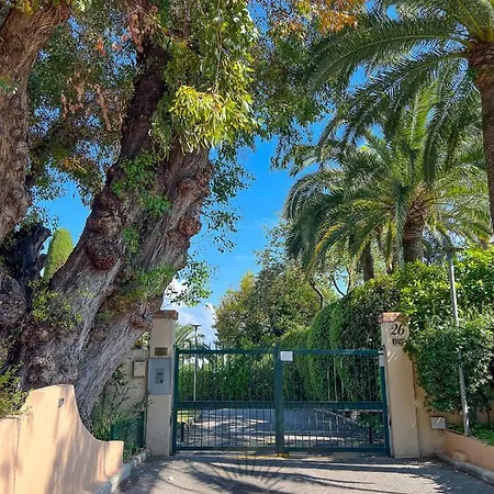 Apartment La Badine For 2 By Sunset
