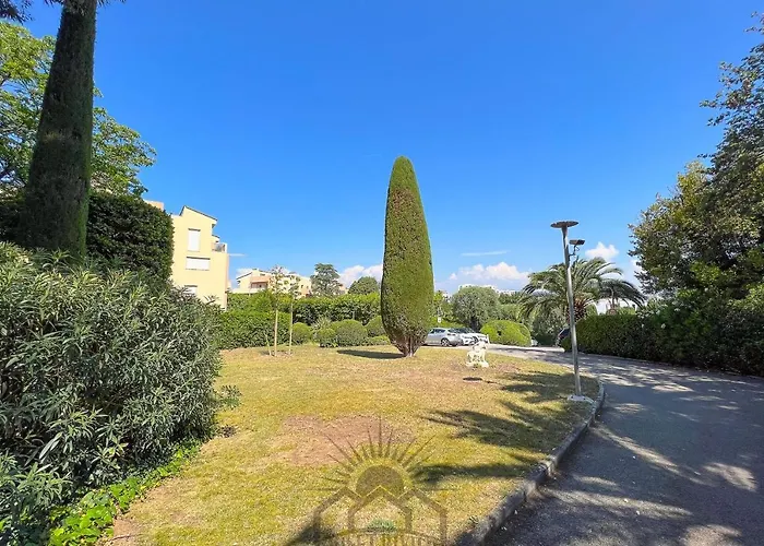 La Badine Airco Pool For 2 By Sunset Daire